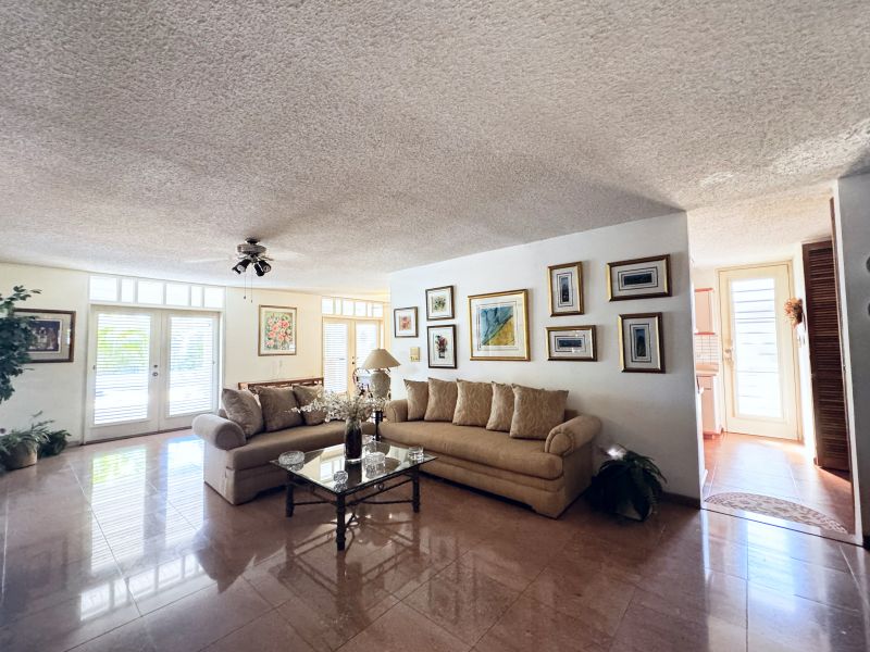 Calle Alhambra 10-28 Urb Torrimar Guaynabo 00969 PR