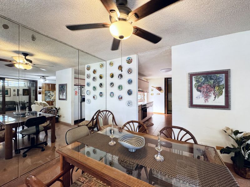 Calle Alhambra 10-28 Urb Torrimar Guaynabo 00969 PR