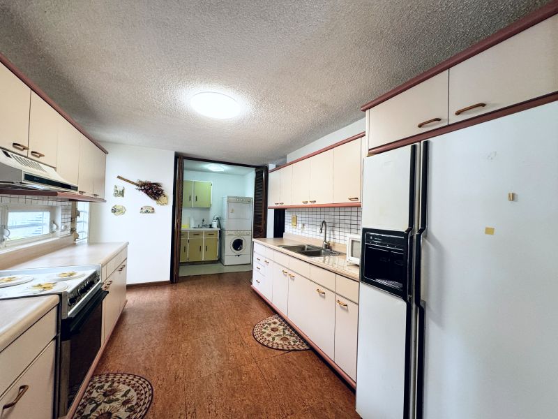 Calle Alhambra 10-28 Urb Torrimar Guaynabo 00969 PR