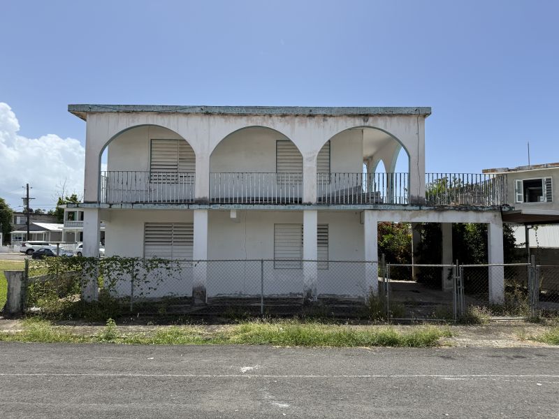 C-15 3th St Villa Flores Dev Ceiba 00735 PR