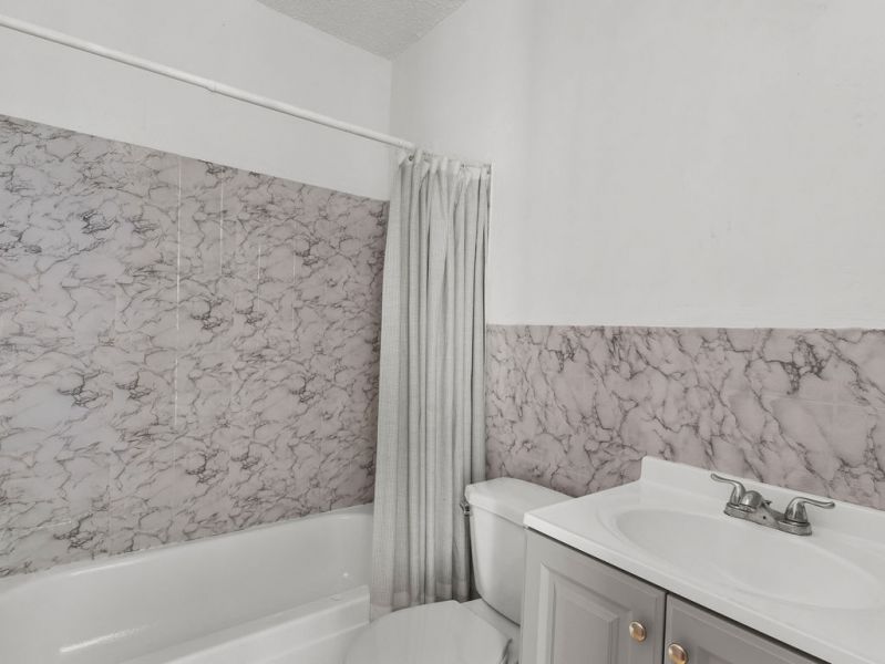 Parte Baja Calle 27 Blq W13 Urb Bella Vista, Bayamon - 15