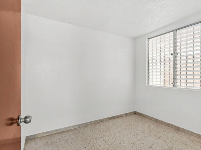 Parte Baja Calle 27 Blq W13 Urb Bella Vista, Bayamon - 16