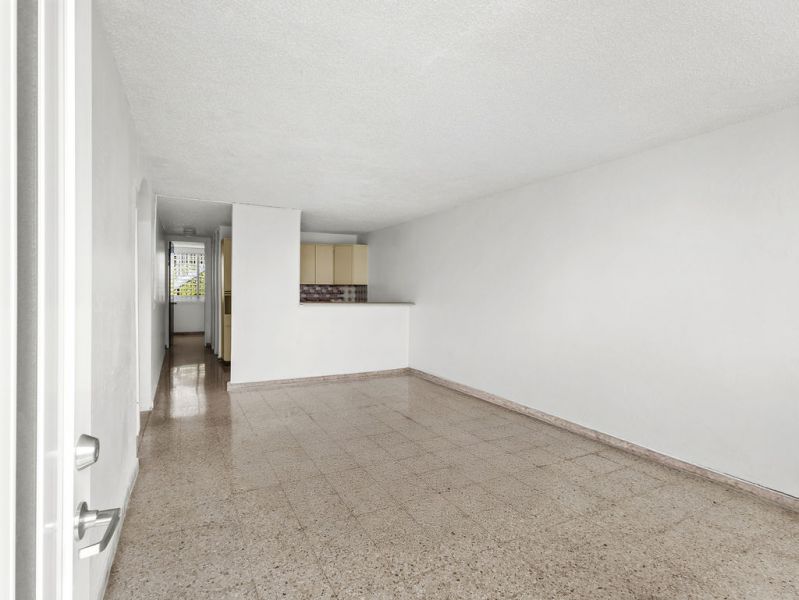 Parte Baja Calle 27 Blq W13 Urb Bella Vista, Bayamon - 6