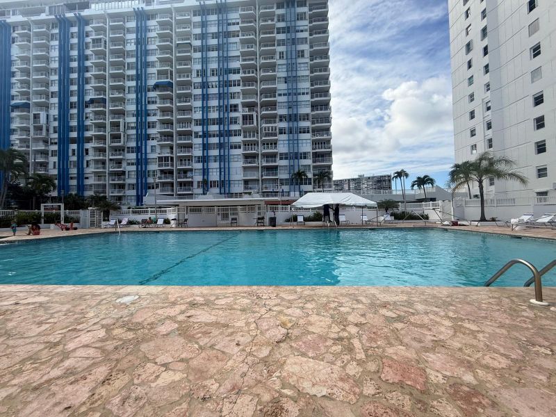 Marbella Del Caribe Oeste 5347 Ave Isla Verde Apt Carolina 00970 PR