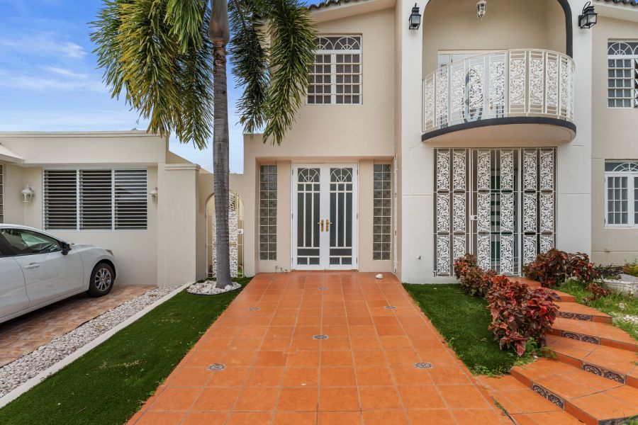 Urb Estancias Del Golf Club 701 Calle Enrique Lagu, Ponce - 11