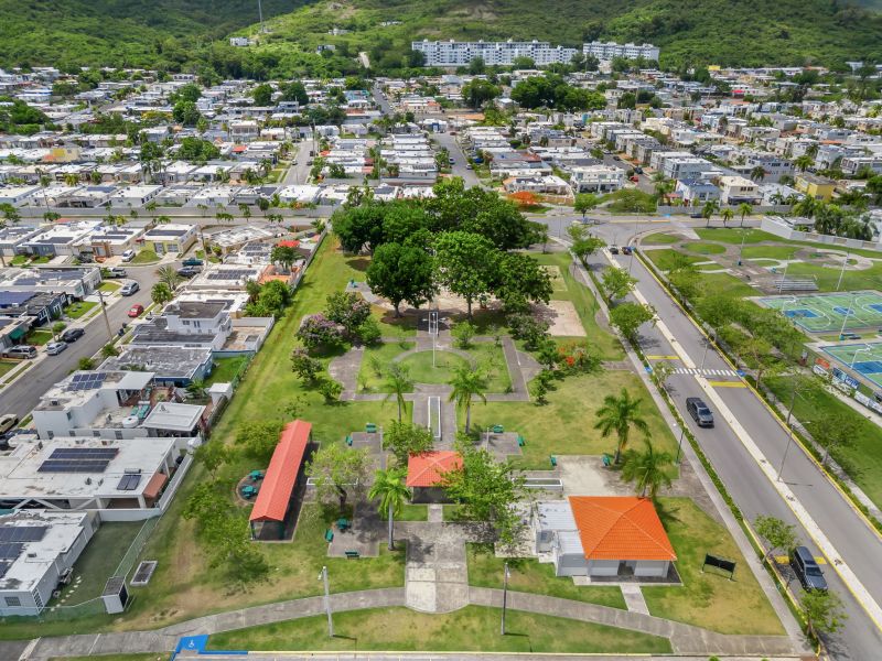 Urb Estancias Del Golf Club 701 Calle Enrique Lagu, Ponce - 58
