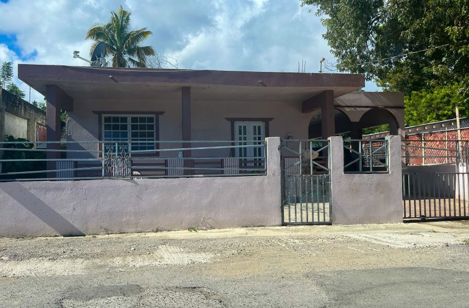 1895 Calle Gregorio Sabater Parcelas Nueva Vida El Ponce 00728 PR