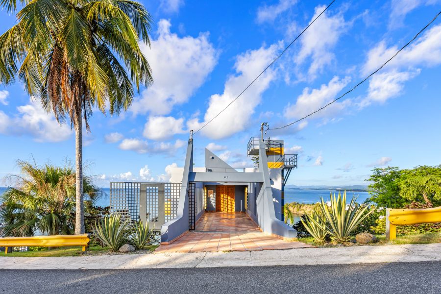 Urb Mar Caribe 16 Calle Flor Marina Naguabo 00718 PR