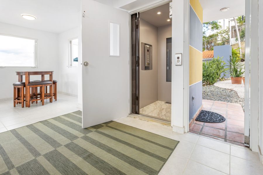 Urb Mar Caribe 16 Calle Flor Marina Naguabo 00718 PR