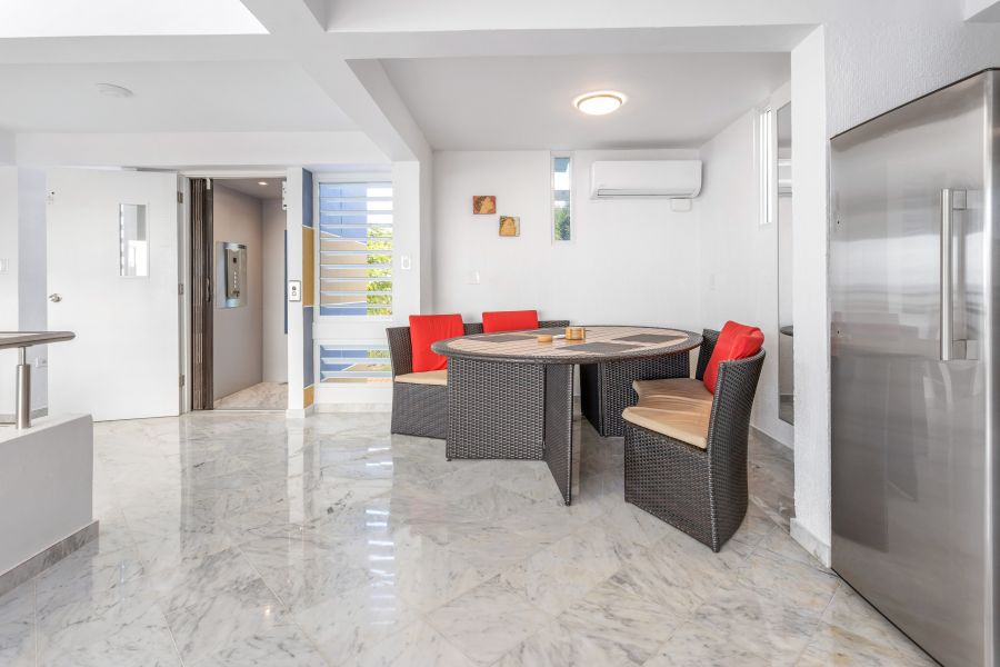 Urb Mar Caribe 16 Calle Flor Marina Naguabo 00718 PR