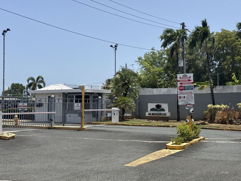 Calle Robles Ec15 Urb Los Almendros, Bayamon - 11
