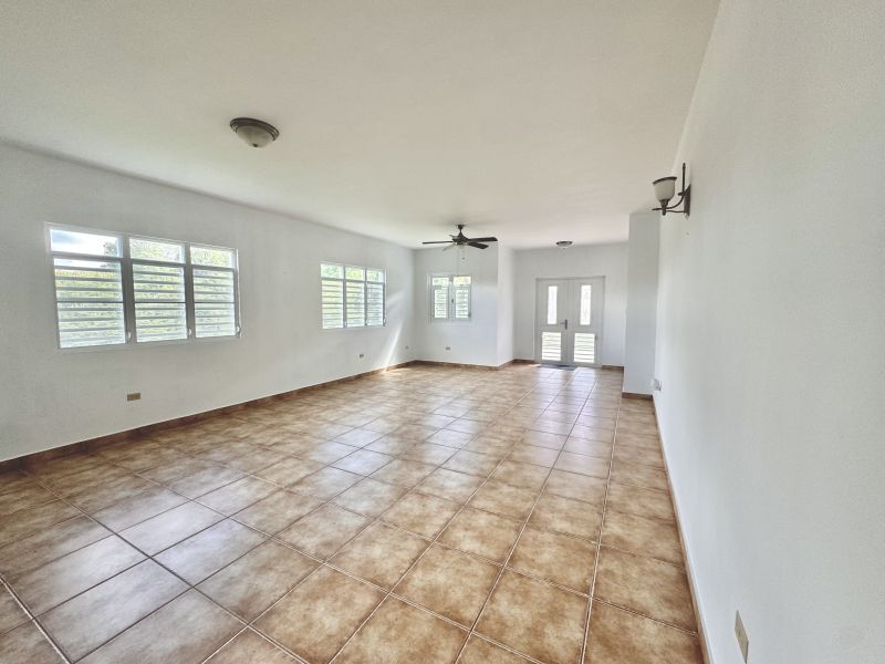 Carr 802 Km 1.1 Bo Mana Corozal 00783 PR