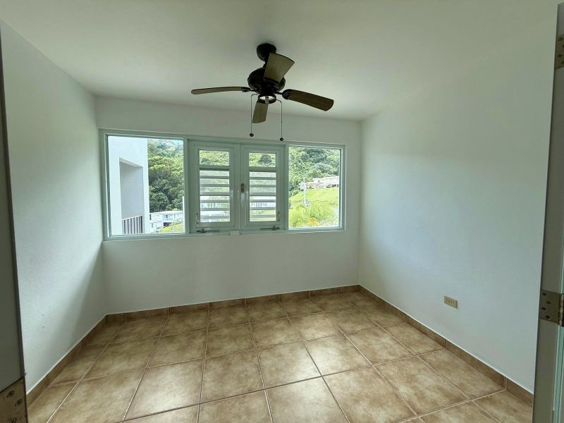 Carr 802 Km 1.1 Bo Mana Corozal 00783 PR