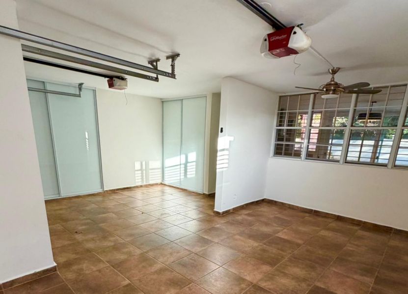Urb Los Montes 326 Calle Alondra Dorado 00646 PR
