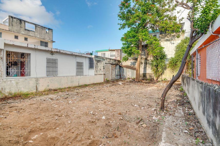 111 Calle Castro Viñas Bo Machuchal San Juan 00912 PR