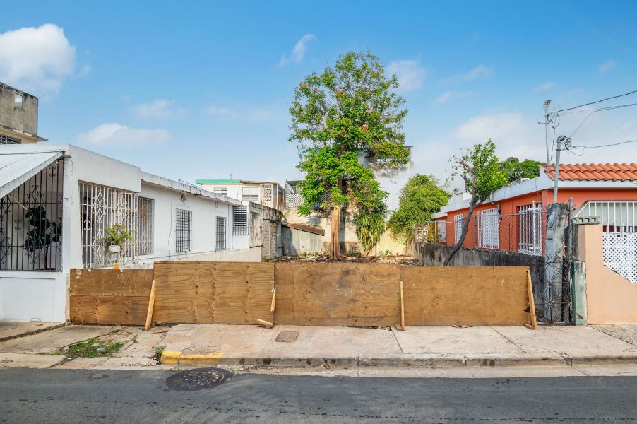 111 Calle Castro Viñas Bo Machuchal San Juan 00912 PR