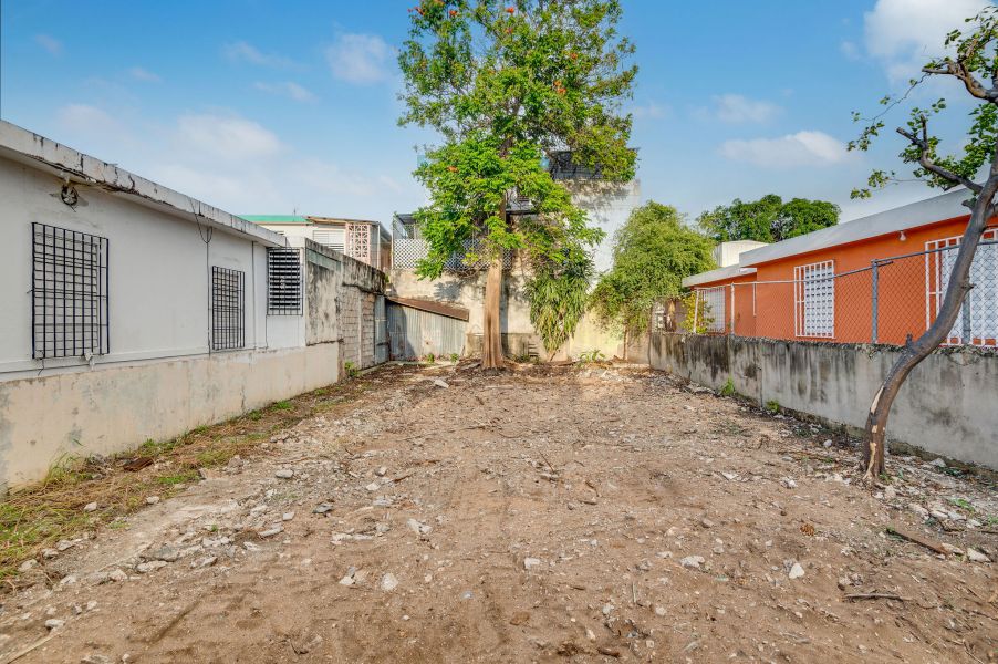 111 Calle Castro Viñas Bo Machuchal San Juan 00912 PR