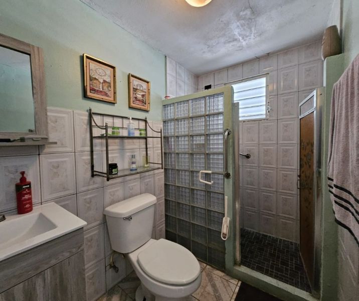 Carr 149 R643 Km 2.2 Bo Pinzon Manati 00674 PR