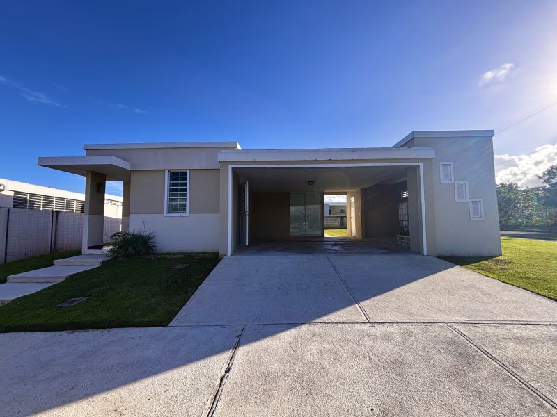 Urb Palacios Del Sol Calle Sombra D-57 Humacao 00791 PR