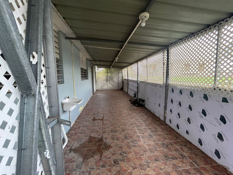 Urb Jardines De Carolina E-4 Calle E Carolina 00987 PR