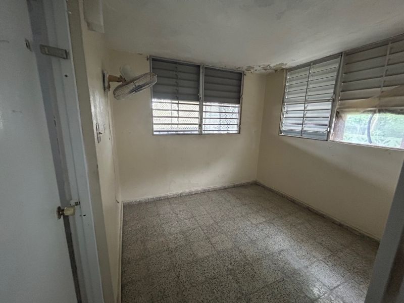 Urb Jardines De Carolina E-4 Calle E Carolina 00987 PR