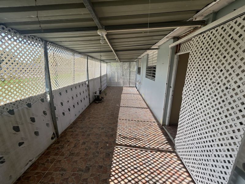 Urb Jardines De Carolina E-4 Calle E Carolina 00987 PR