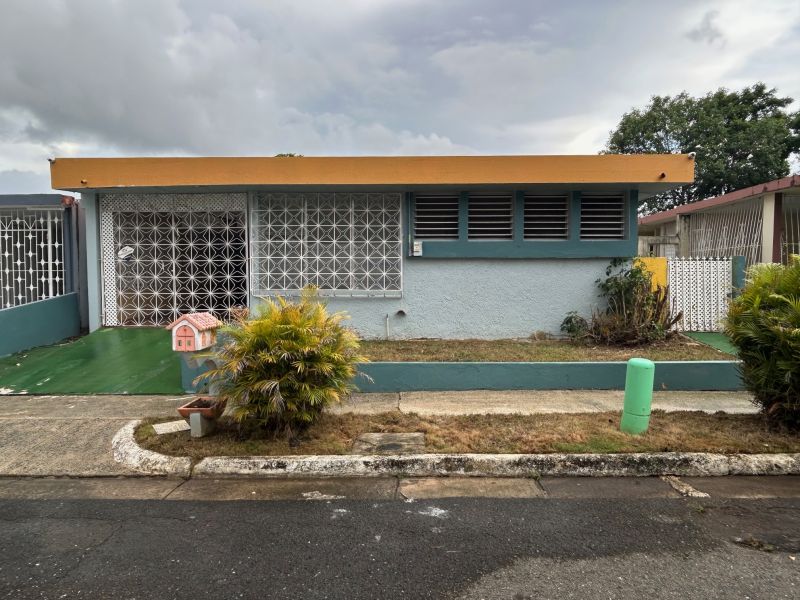 Urb Jardines De Carolina E-4 Calle E Carolina 00987 PR