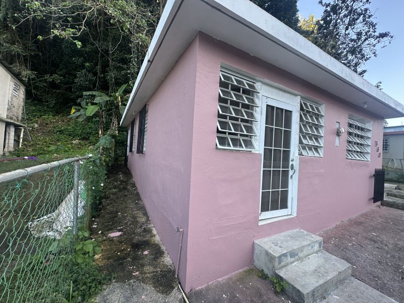 60-b Calle 8 Bo Candelario Arena Toa Baja 00949 PR