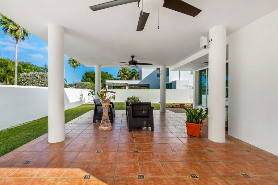 Urb Paseo Real Calle Amatista D-44 Dorado 00646 PR