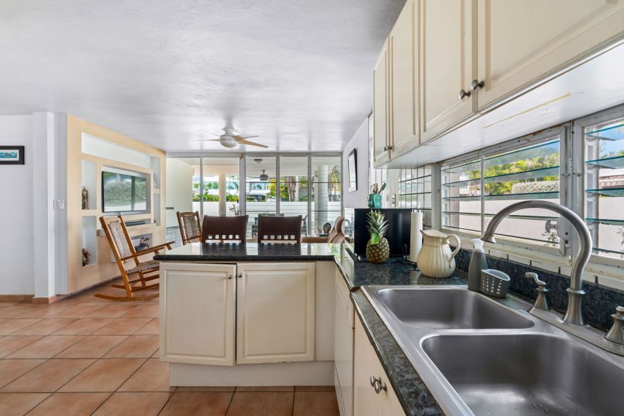 Urb Paseo Real Calle Amatista D-44 Dorado 00646 PR