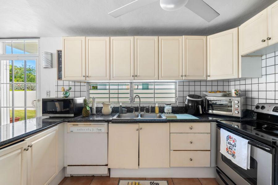 Urb Paseo Real Calle Amatista D-44 Dorado 00646 PR