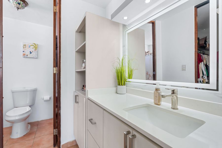 Urb Paseo Real Calle Amatista D-44 Dorado 00646 PR