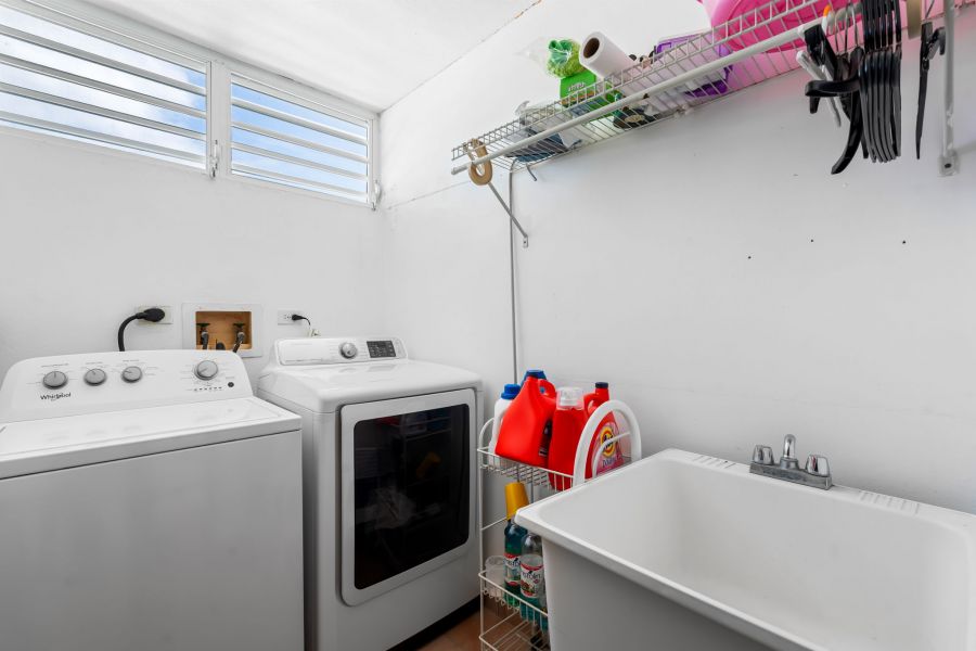 Urb Paseo Real Calle Amatista D-44 Dorado 00646 PR