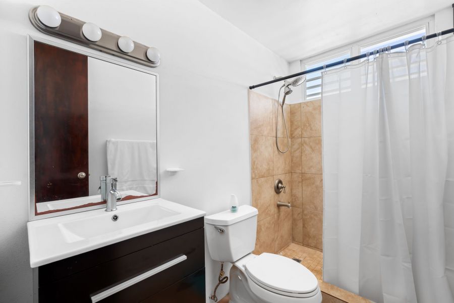 Urb Paseo Real Calle Amatista D-44 Dorado 00646 PR