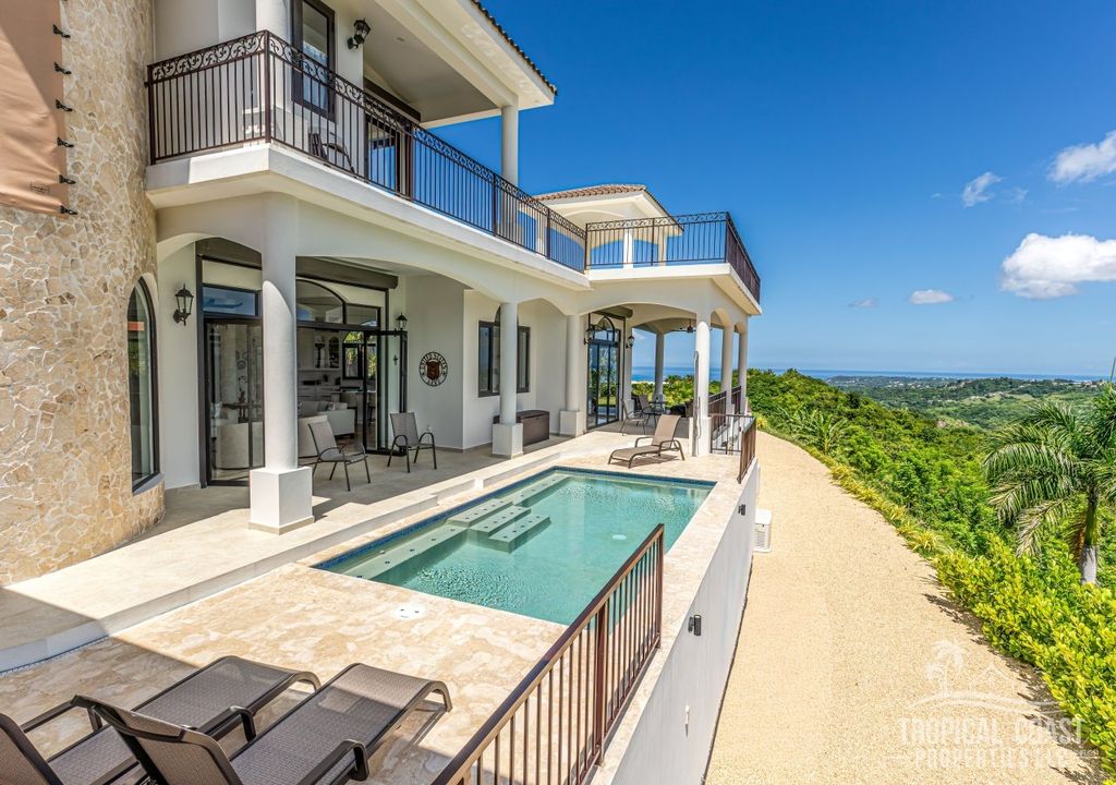 Bo Calvache- Carr 115 Km 6.4 Int Rincon 00677 PR