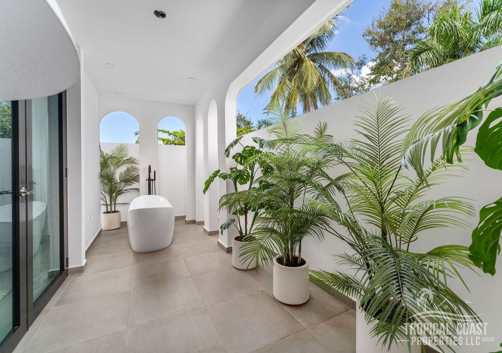 Bo Pueblo- Sea Beach Drive- Casa Loba Rincon 00677 PR