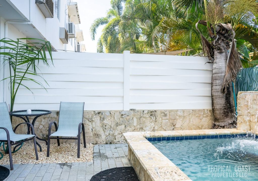 Wave Coast - Carr 115 Apt 7 Rincon 00677 PR