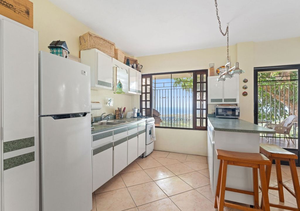 Bo Atalaya- Carr 411 K5 H5 Sect La Bandera Rincon 00677 PR
