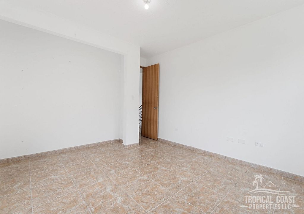 #4, Urb. Brisas Del Bosque Cayey 00736 PR