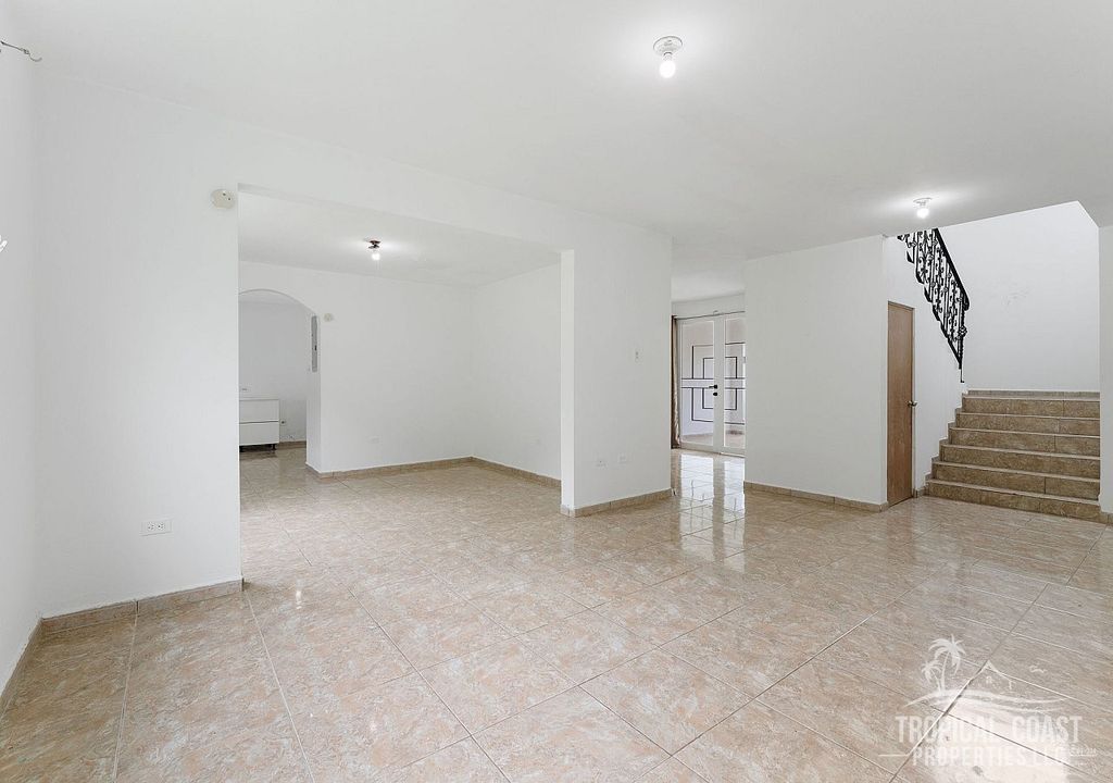 #4, Urb. Brisas Del Bosque Cayey 00736 PR