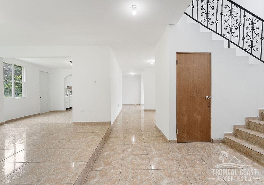 #4, Urb. Brisas Del Bosque Cayey 00736 PR