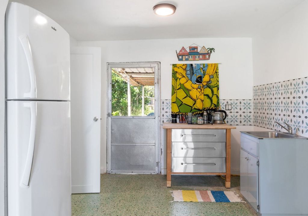 Bo Stella- 3096 Calle 7 Rincon 00677 PR