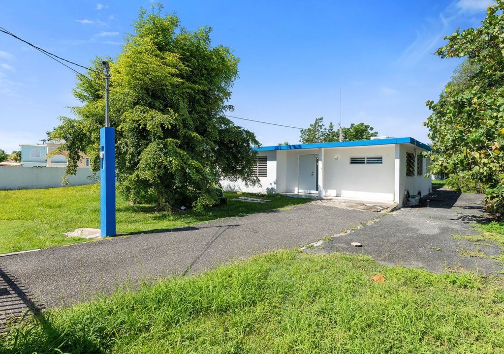 Bo Stella- 3096 Calle 7 Rincon 00677 PR