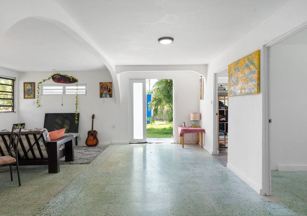 Bo Stella- 3096 Calle 7 Rincon 00677 PR