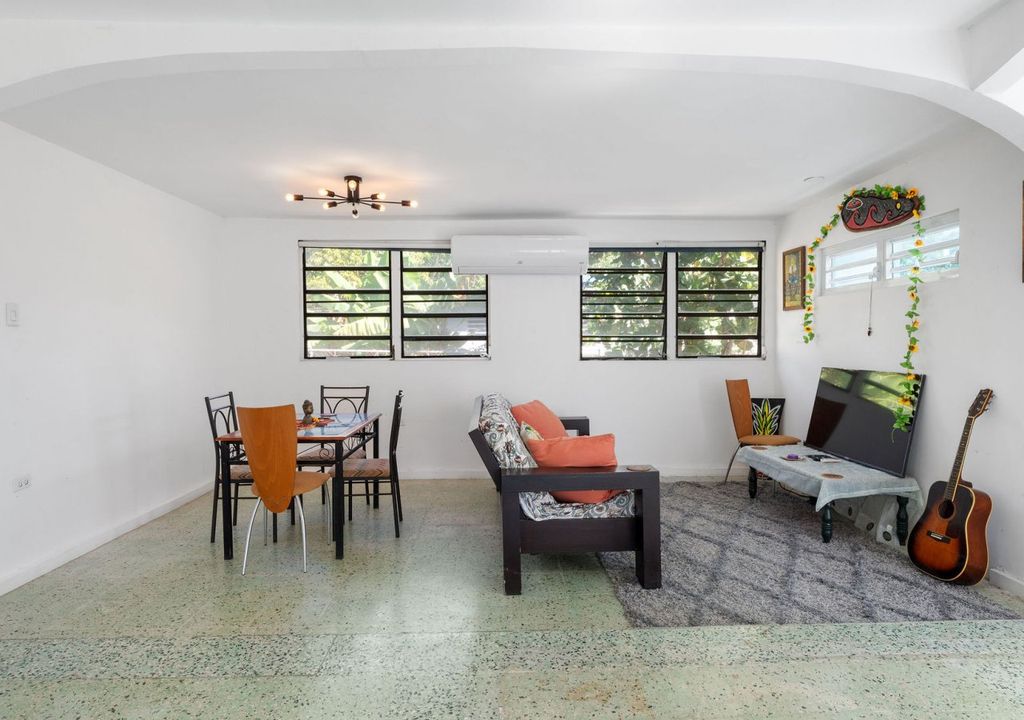 Bo Stella- 3096 Calle 7 Rincon 00677 PR
