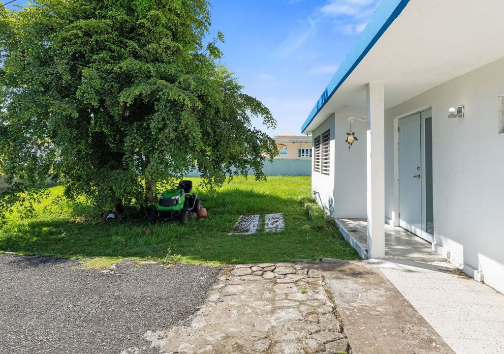 Bo Stella- 3096 Calle 7 Rincon 00677 PR