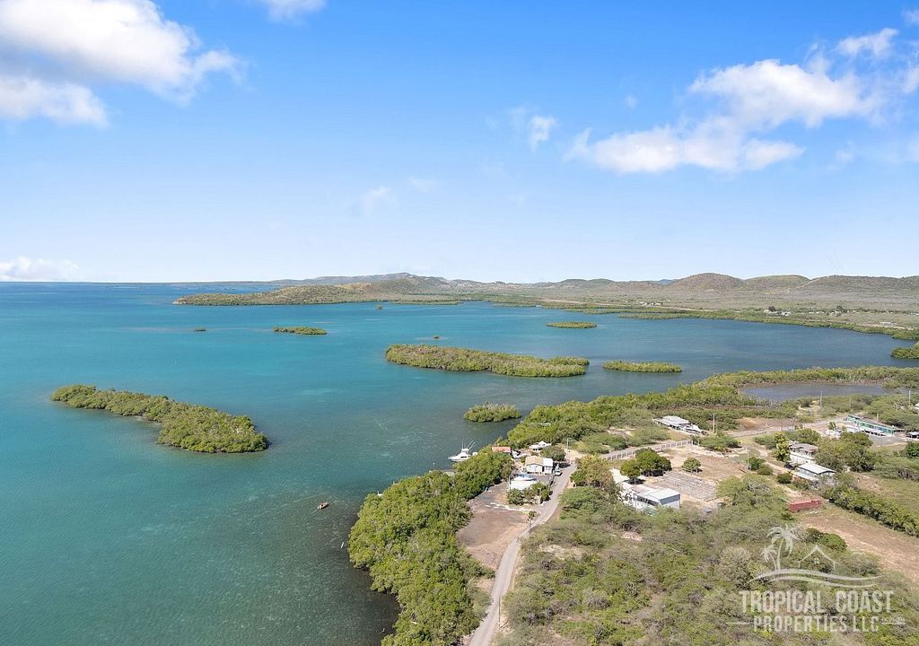 Bo Costas- Carr 324 Km 5.1 Sector Montana Lajas 00667 PR