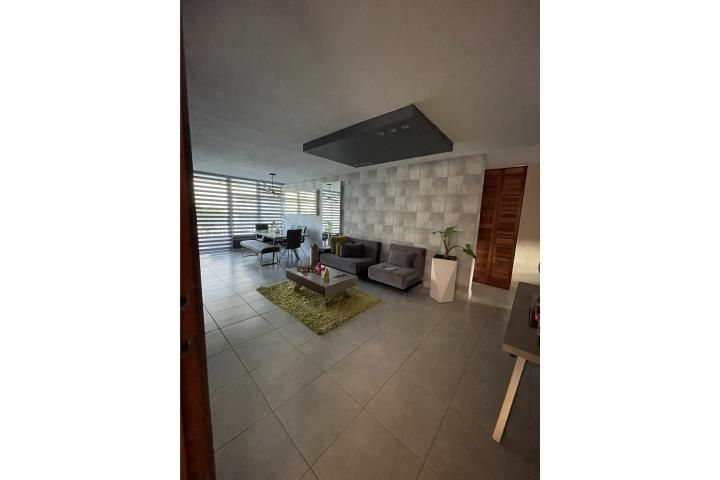 Cond. Almanda Guaynabo 00971 PR