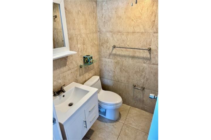 4745 Av. Isla Verde Carolina 00979 PR