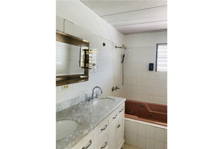Muñoz Rivera Guaynabo 00969 PR